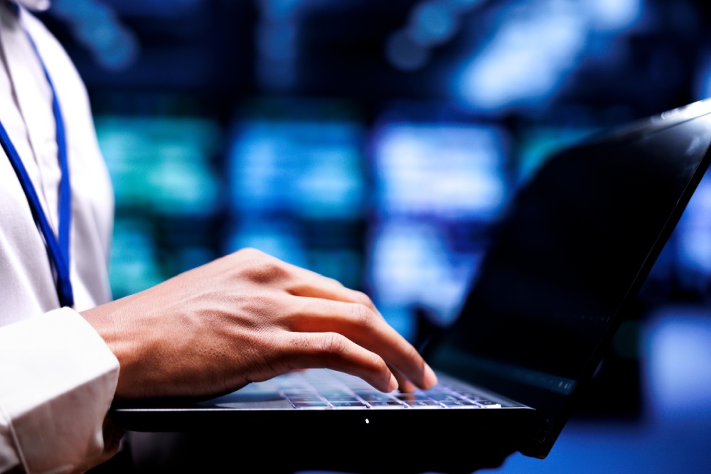 Cyberbezpieczeństwo – studia, po których znajdziesz pracę w służbach mundurowych