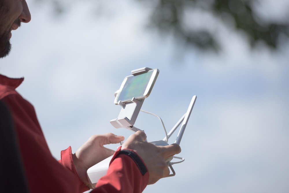Telefon satelitarny: ile kosztuje i na co zwrócić uwagę przy zakupie