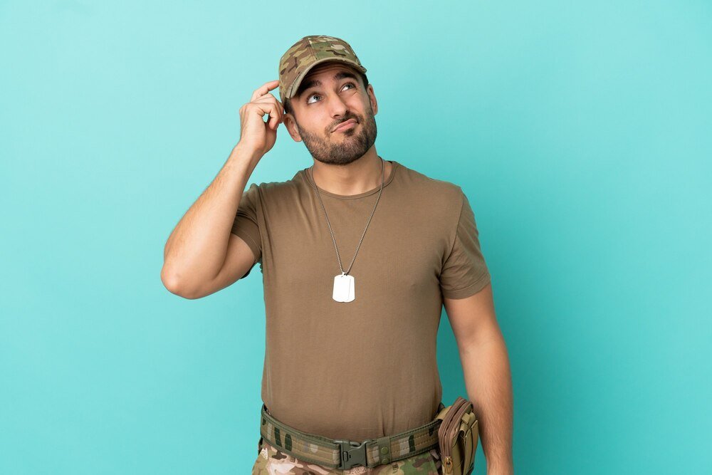 Czy osoba karana może iść do wojska – wymagania i ograniczenia